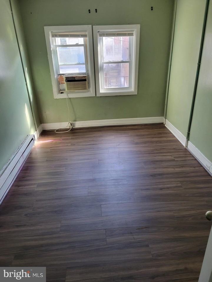 1343 E Patapsco Ave - Photo 4 of 9