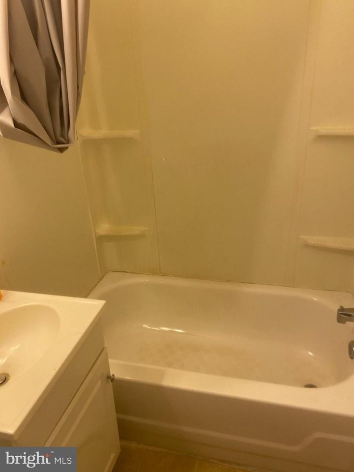 4206 Audrey Ave - Photo 4 of 6