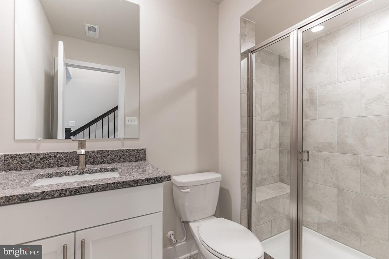 8039 Blue Stream Dr - Photo 3 of 29