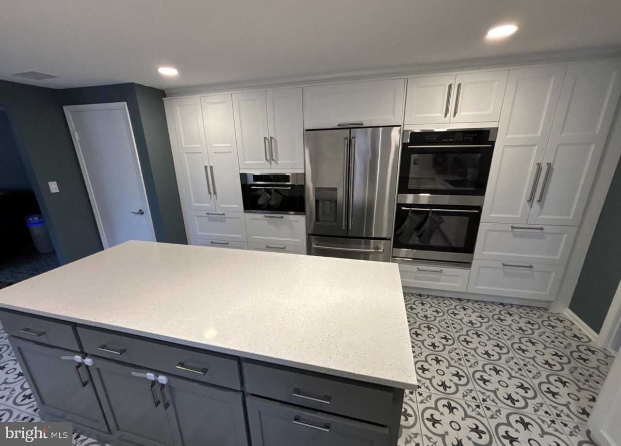 7000 Old Cabin Ln - Photo 2 of 27