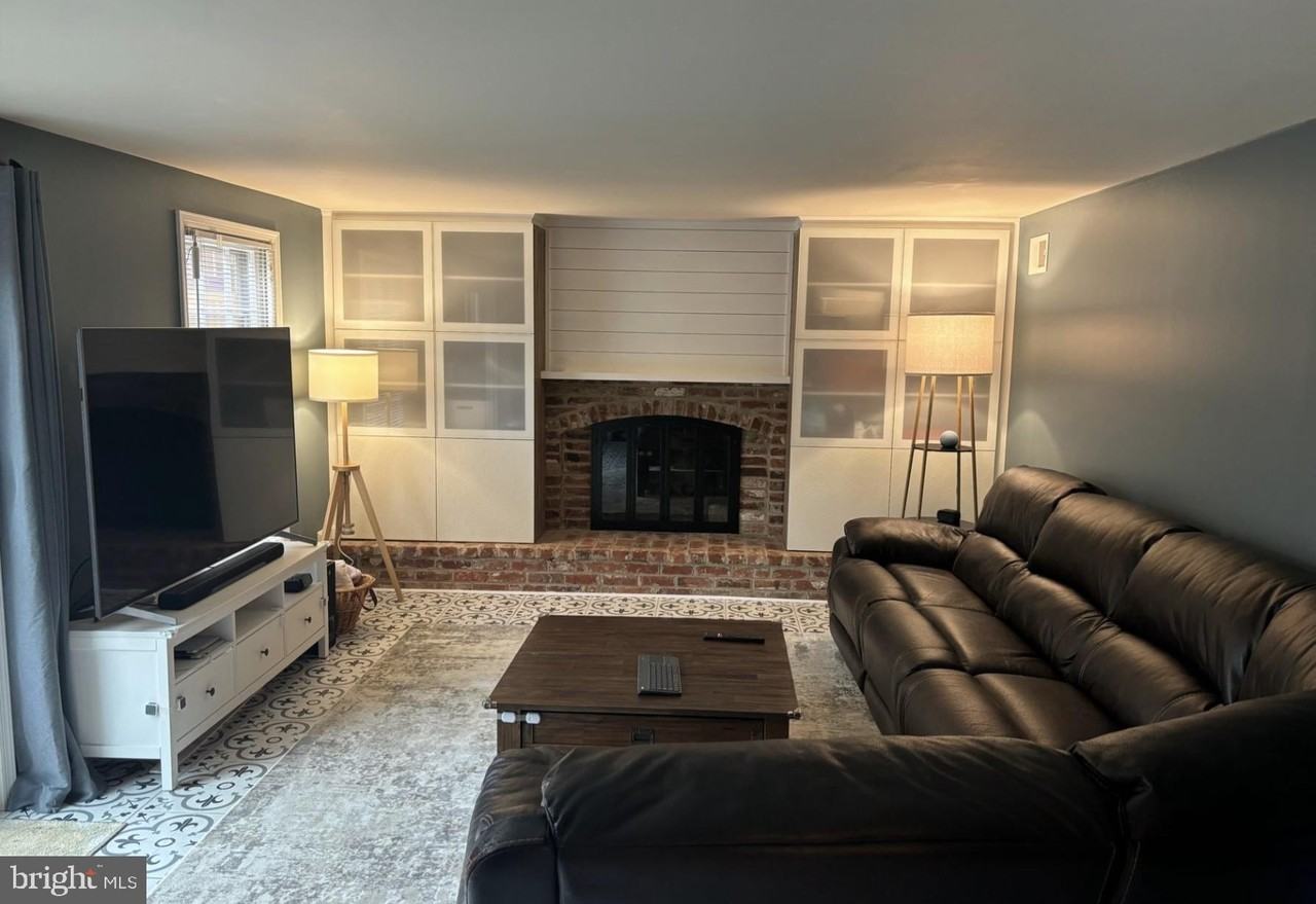 7000 Old Cabin Ln - Photo 5 of 27