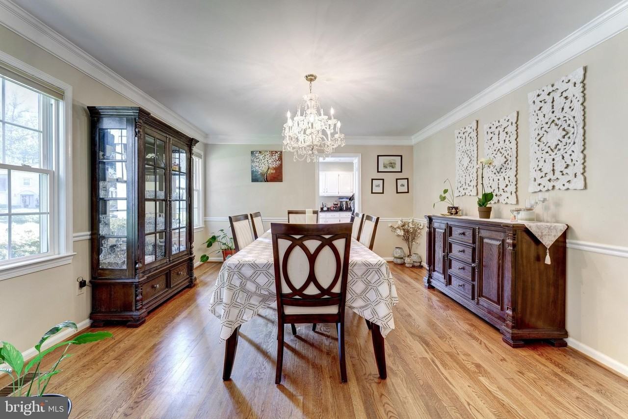 10108 Donegal Ct - Photo 3 of 50