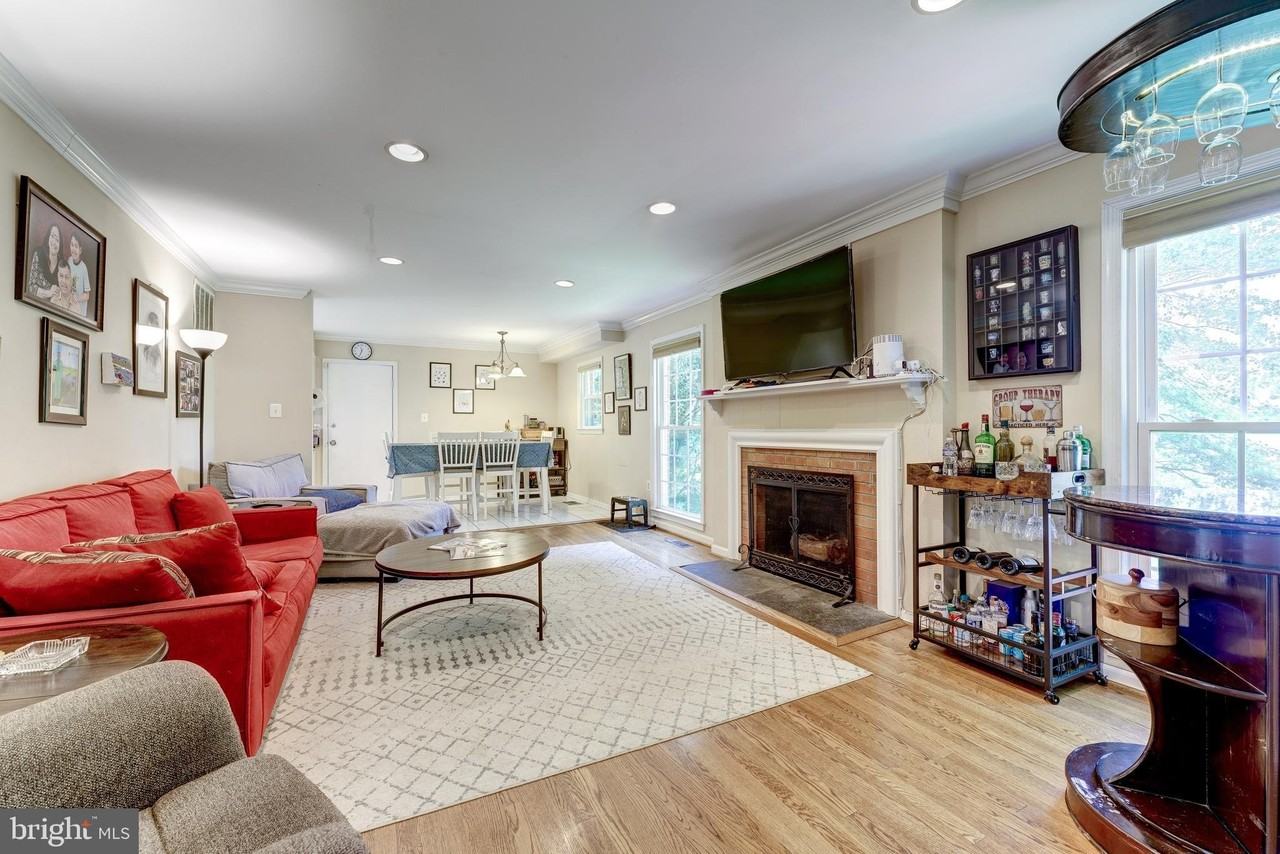 10108 Donegal Ct - Photo 6 of 50