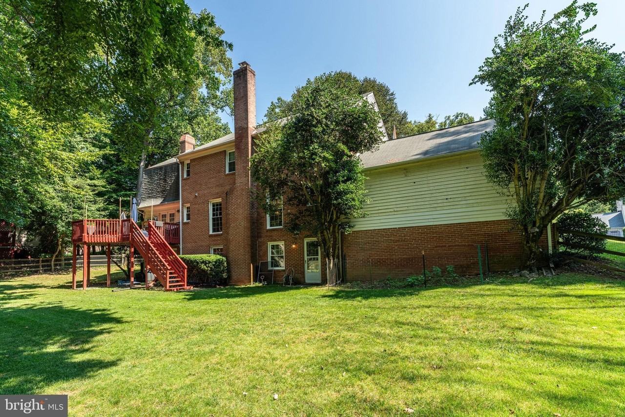 10108 Donegal Ct - Photo 7 of 50