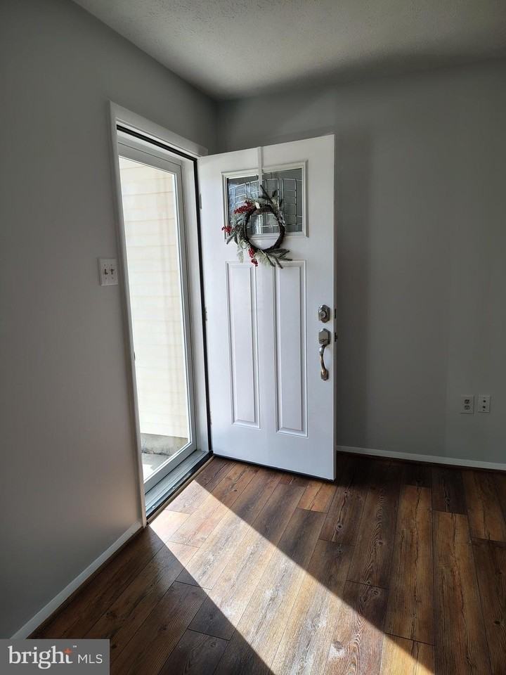 10704 Wyld Dr - Photo 2 of 8