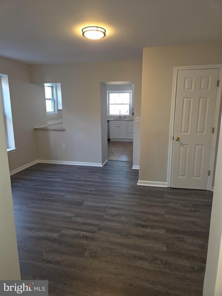 139 S 4th Ave - Photo 2 of 14