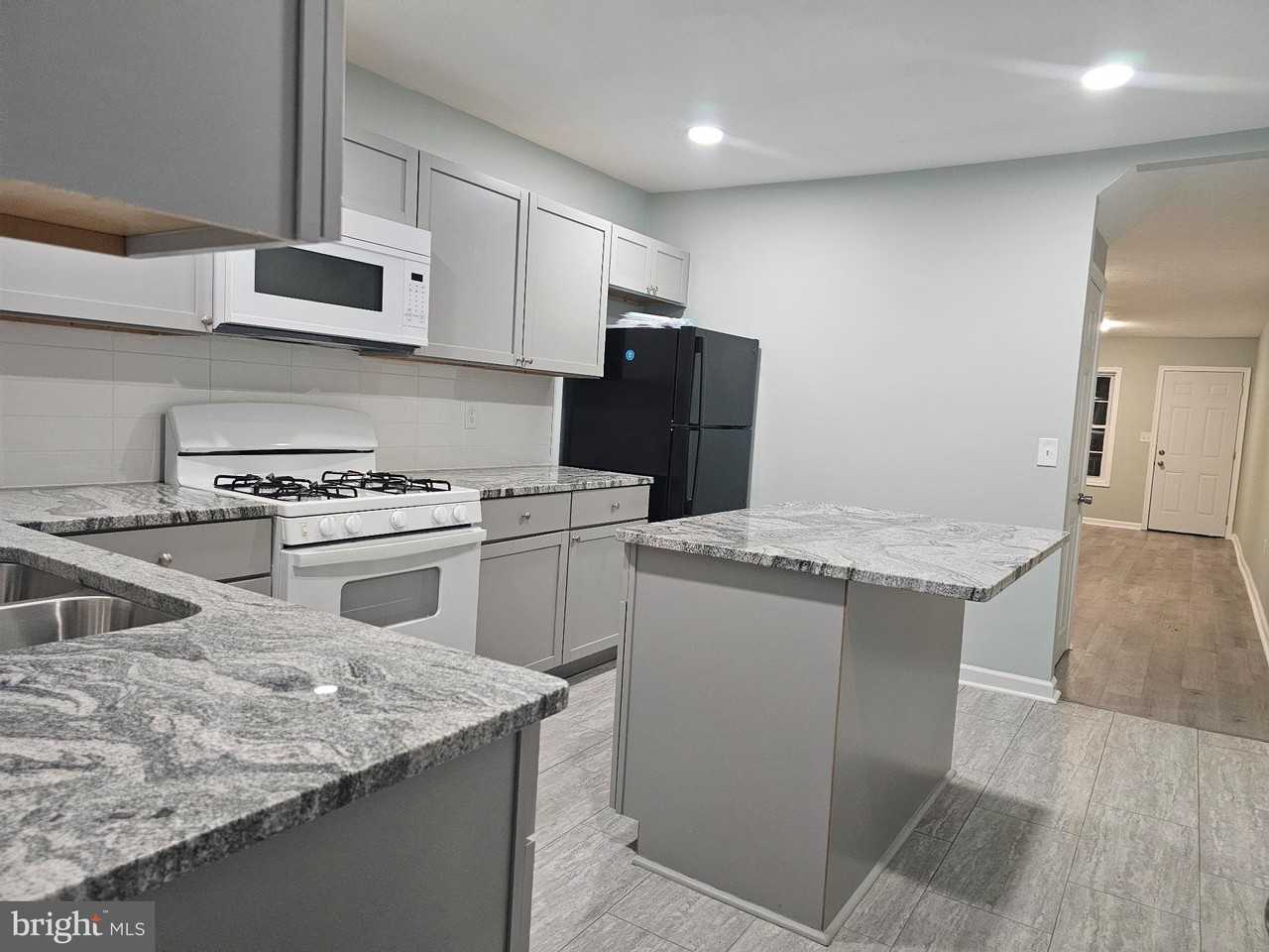 782 Baltimore St ## 2 - Photo 5 of 12