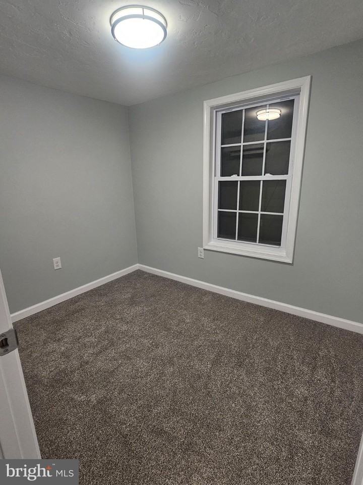 782 Baltimore St ## 2 - Photo 7 of 12