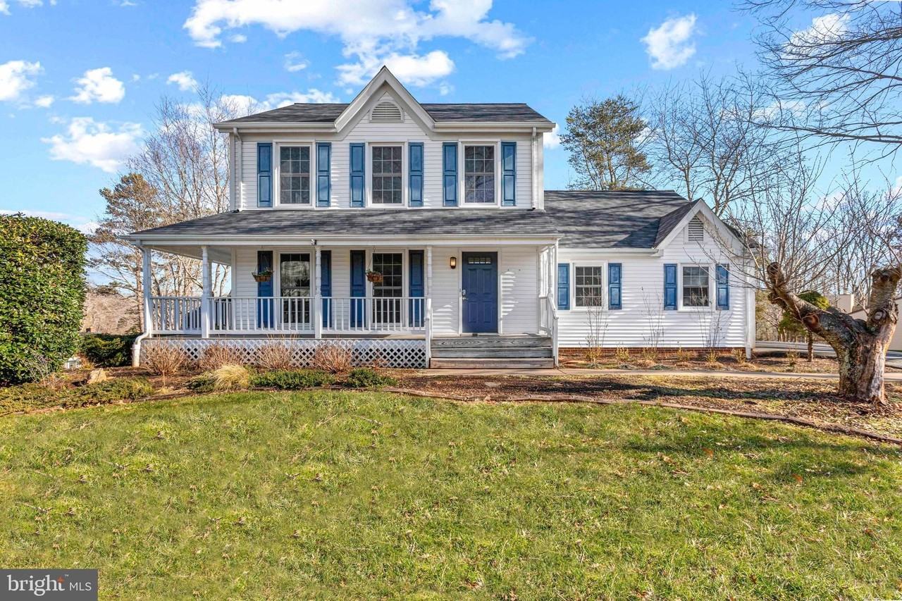 7329 Fleetwood Ct - Photo 2 of 50