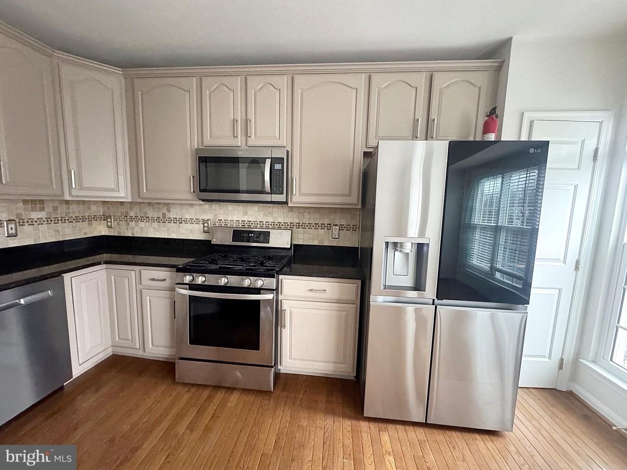 43511 Evian Ln - Photo 6 of 8