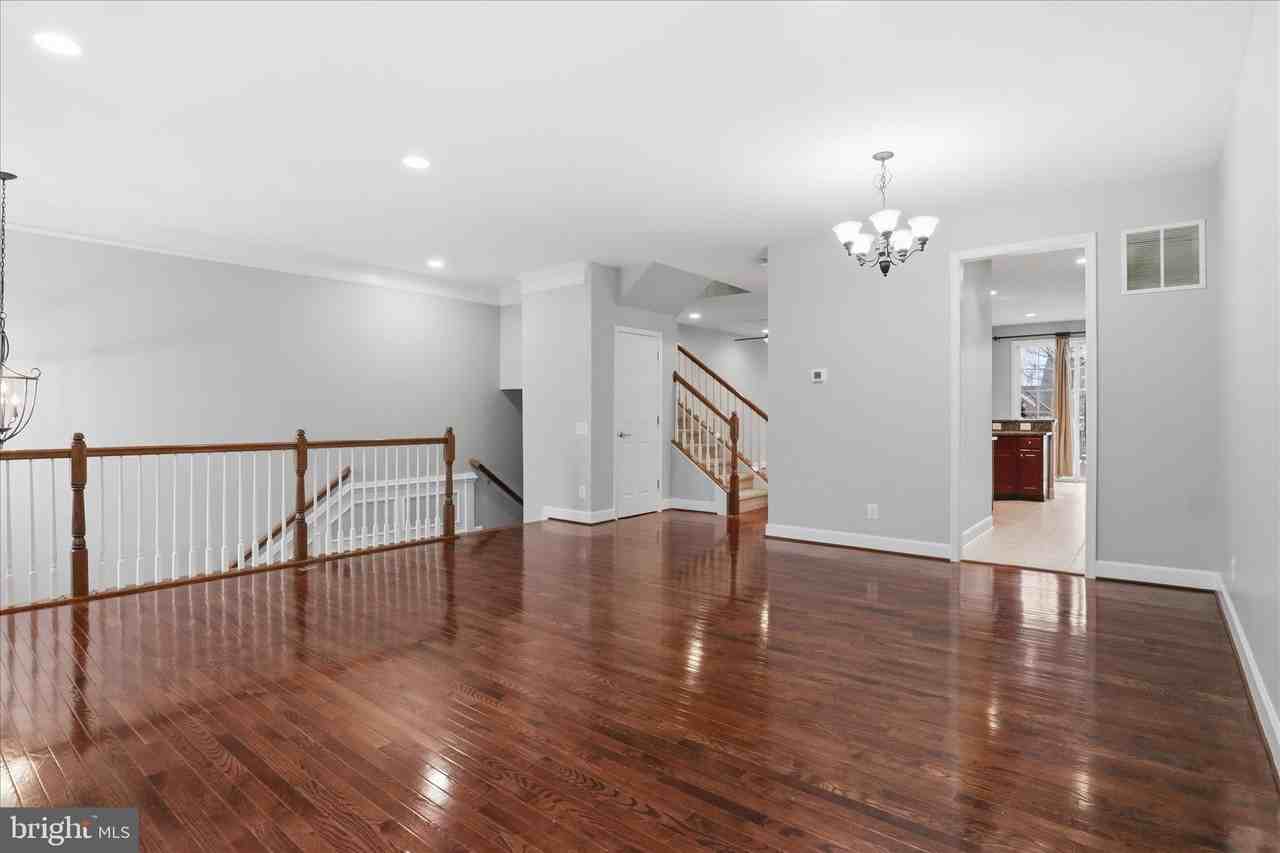 42906 Bittner Sq - Photo 5 of 31