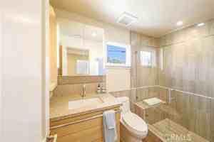 featured image of 376 Cliff Dr #E