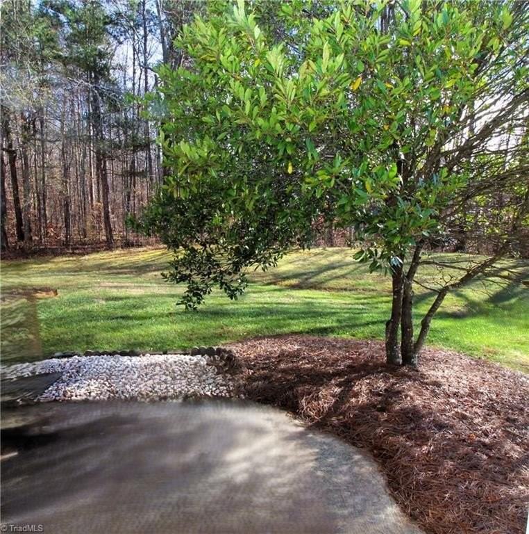 28 Cedar Knoll Dr - Photo 5 of 33