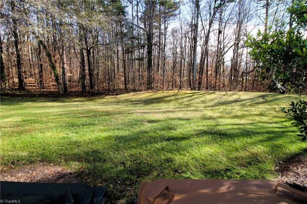 28 Cedar Knoll Dr - Photo 7 of 33