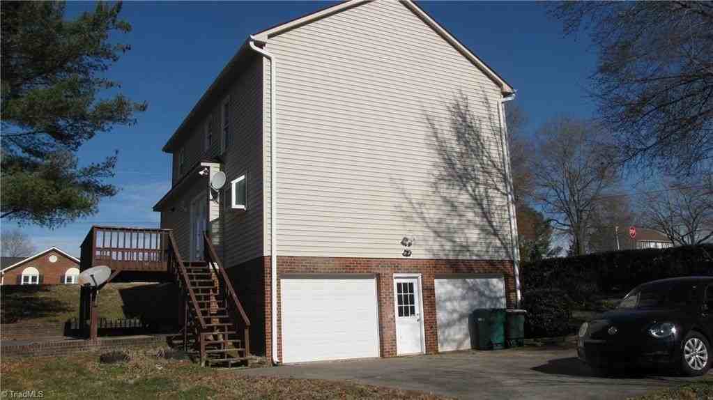 2500 Newington Ct - Photo 4 of 30