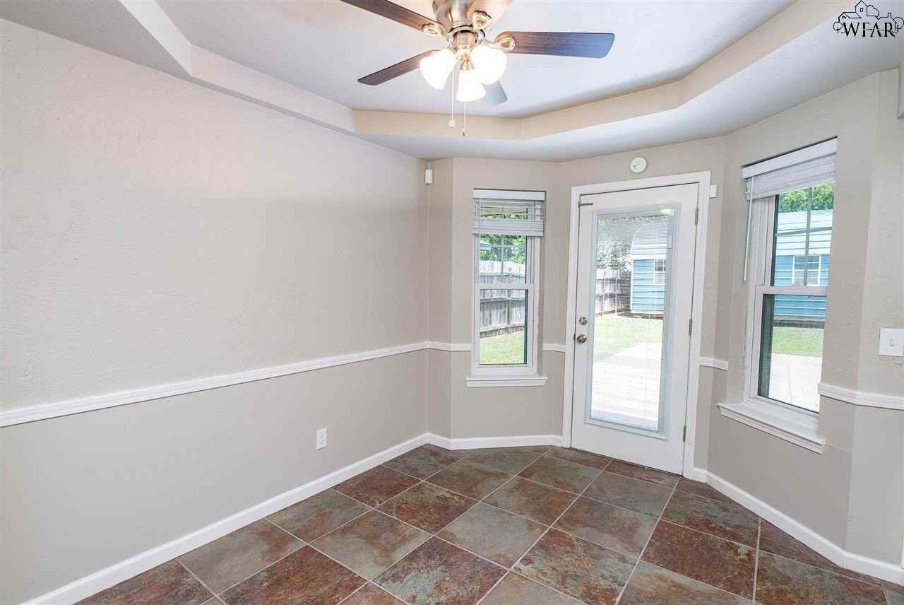 6000 Laci Ln - Photo 5 of 21