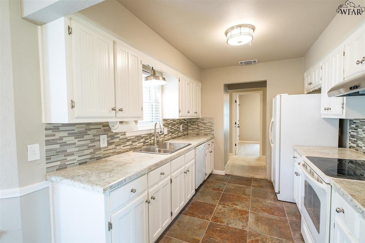 6000 Laci Ln - Photo 7 of 21