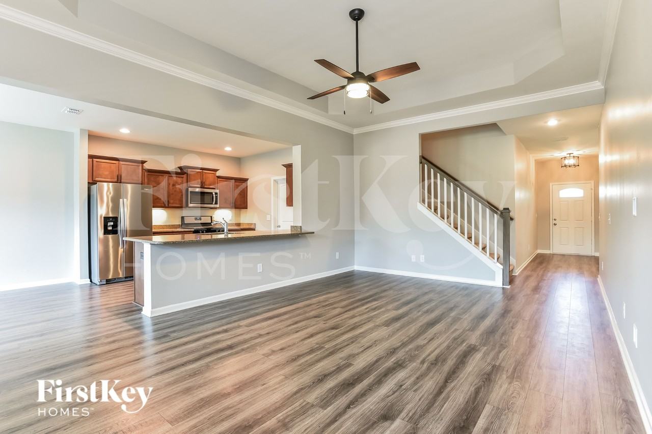 1146 Cotillion Dr - Photo 2 of 16