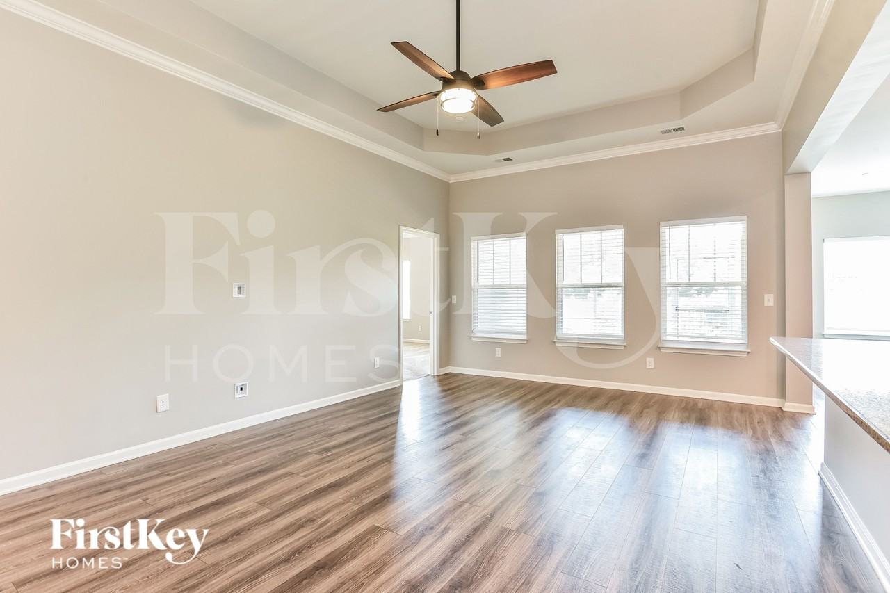 1146 Cotillion Dr - Photo 3 of 16