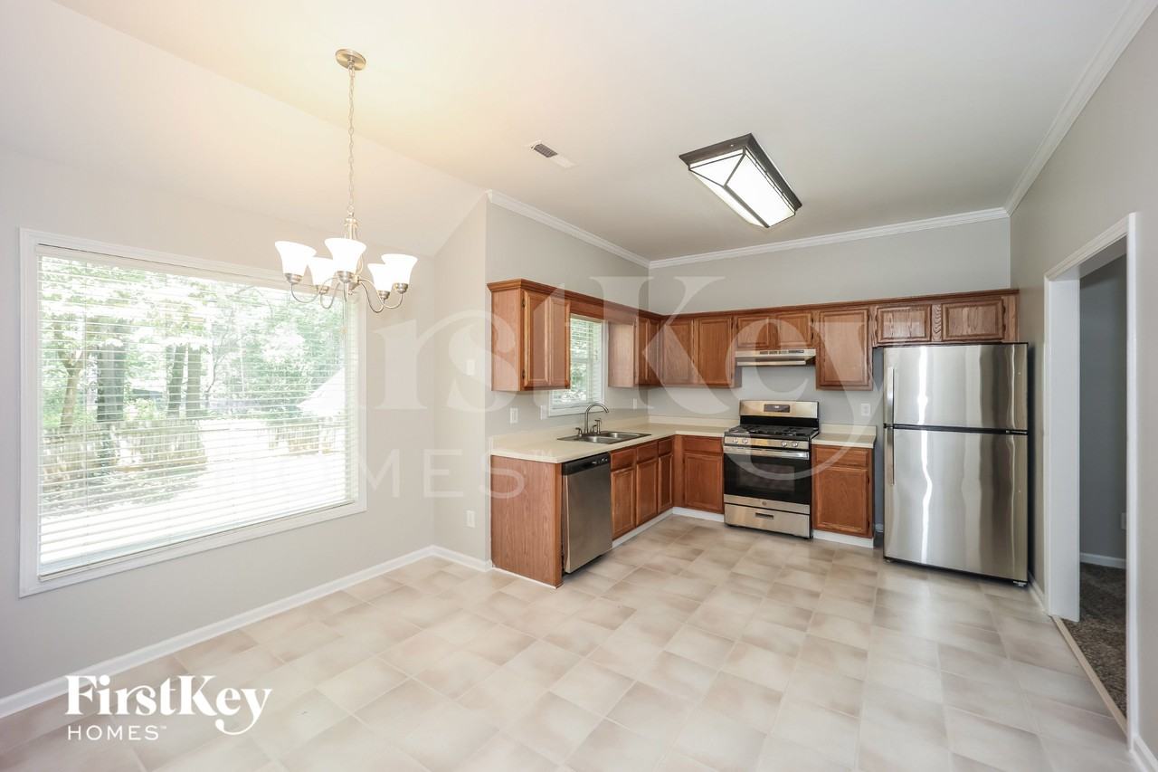 42 Treetop Ln - Photo 5 of 15