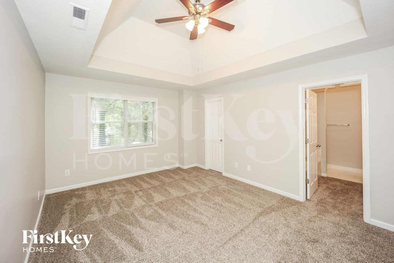 42 Treetop Ln - Photo 7 of 15