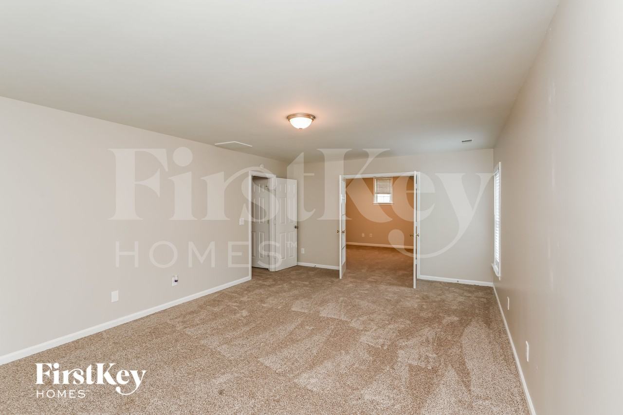 2424 Coneflower Dr - Photo 7 of 16