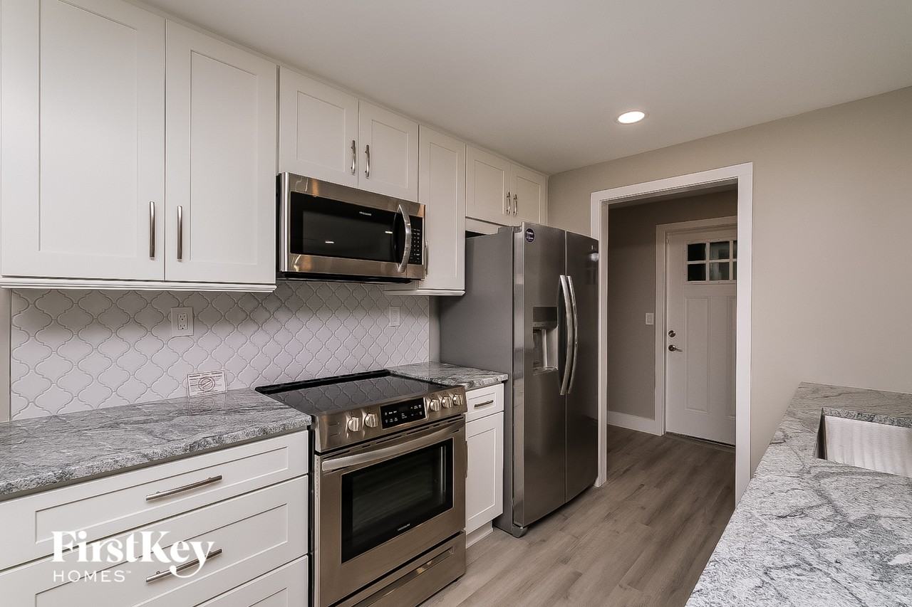 9479 Purdy St - Photo 5 of 15