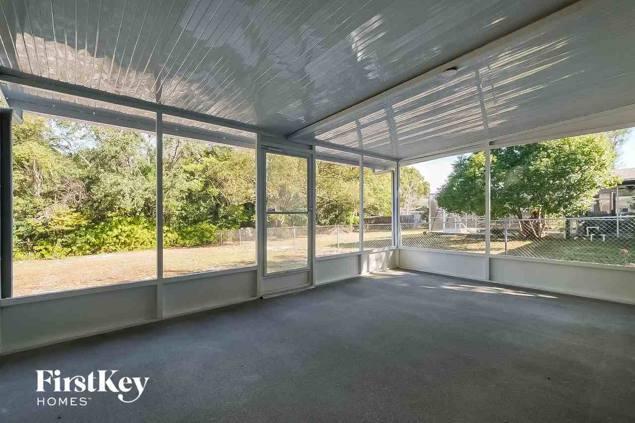 9479 Purdy St - Photo 7 of 15