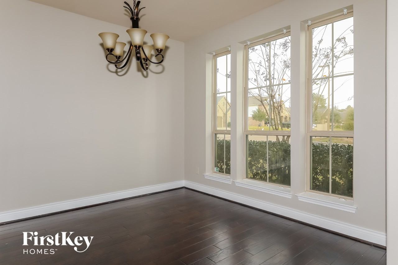 102 Logan Pass Ct - Photo 5 of 15