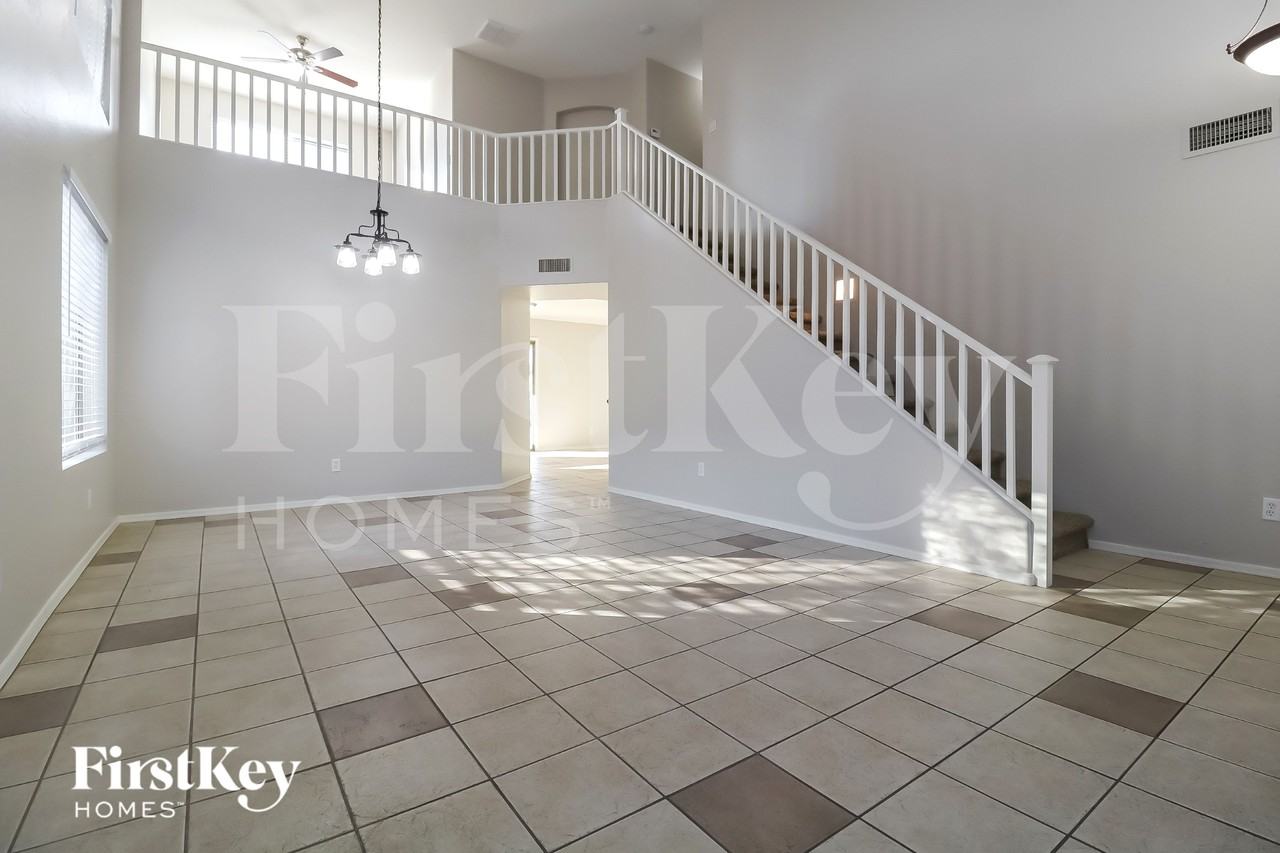 15953 W Monroe St - Photo 4 of 15