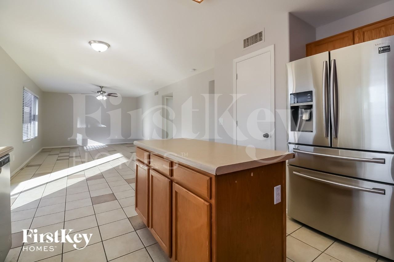 15953 W Monroe St - Photo 7 of 15