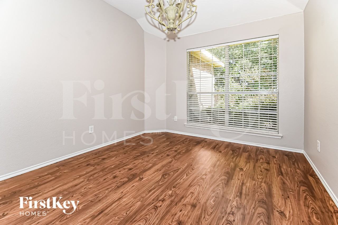 2103 Cardinal Dr - Photo 5 of 15