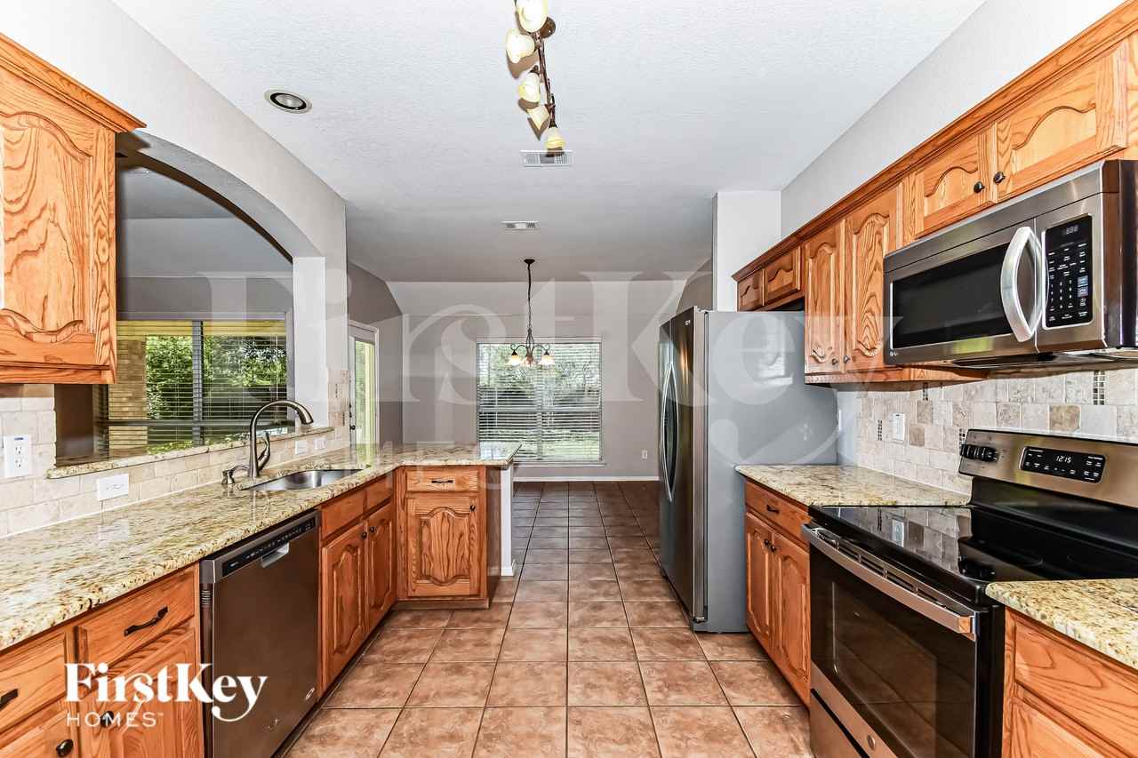 2103 Cardinal Dr - Photo 6 of 15