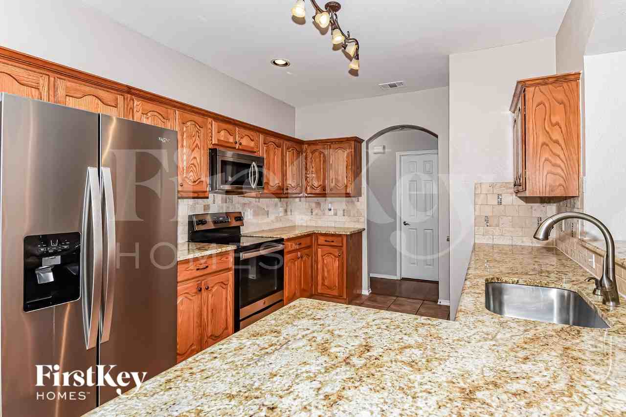 2103 Cardinal Dr - Photo 7 of 15