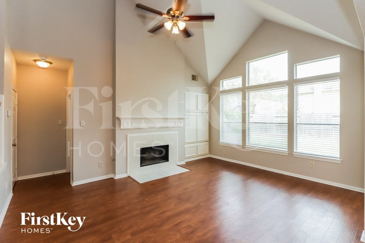 14115 Ivy Bluff Ct - Photo 3 of 15