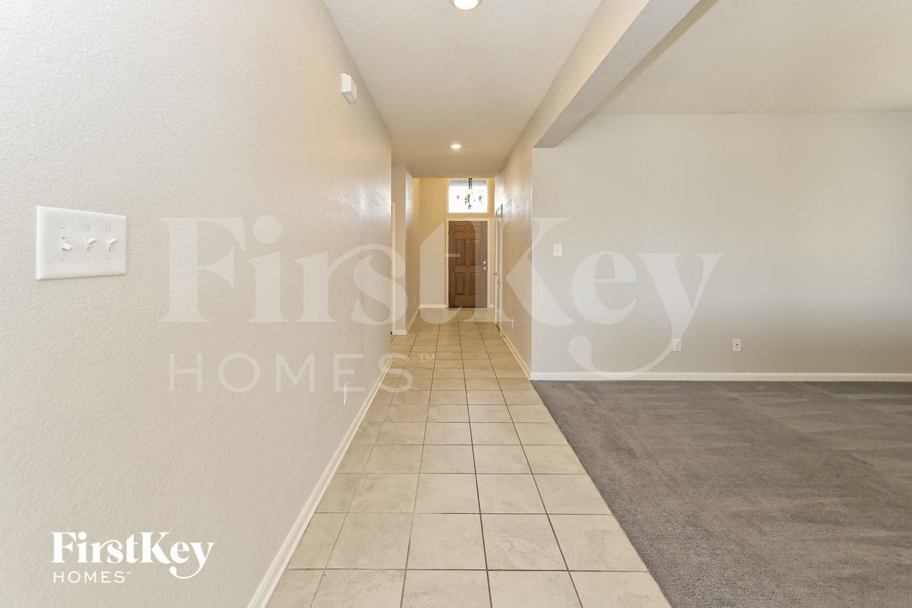 5139 Castle Discordia St - Photo 2 of 15