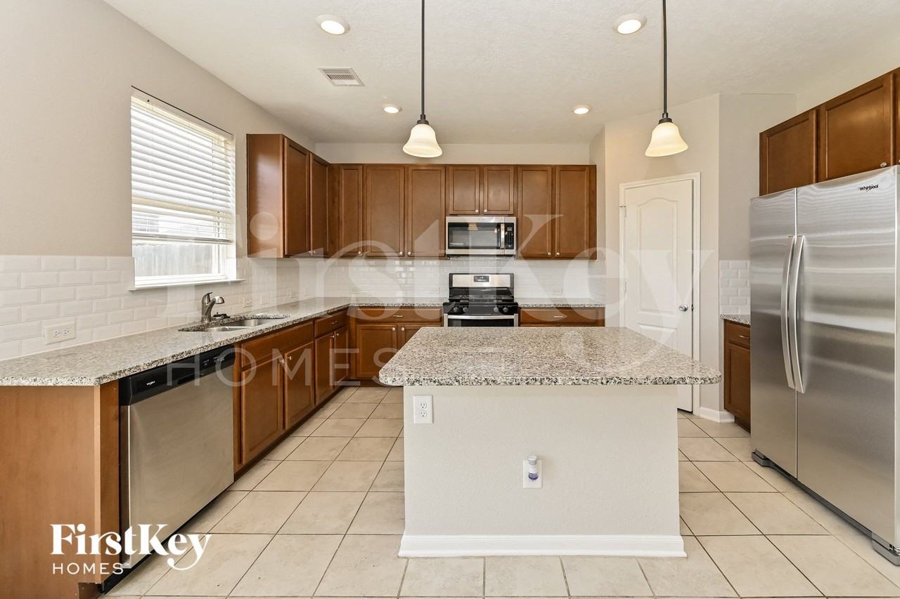 5139 Castle Discordia St - Photo 7 of 15