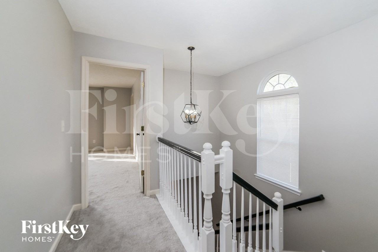 604 Indian Lake Dr - Photo 7 of 15