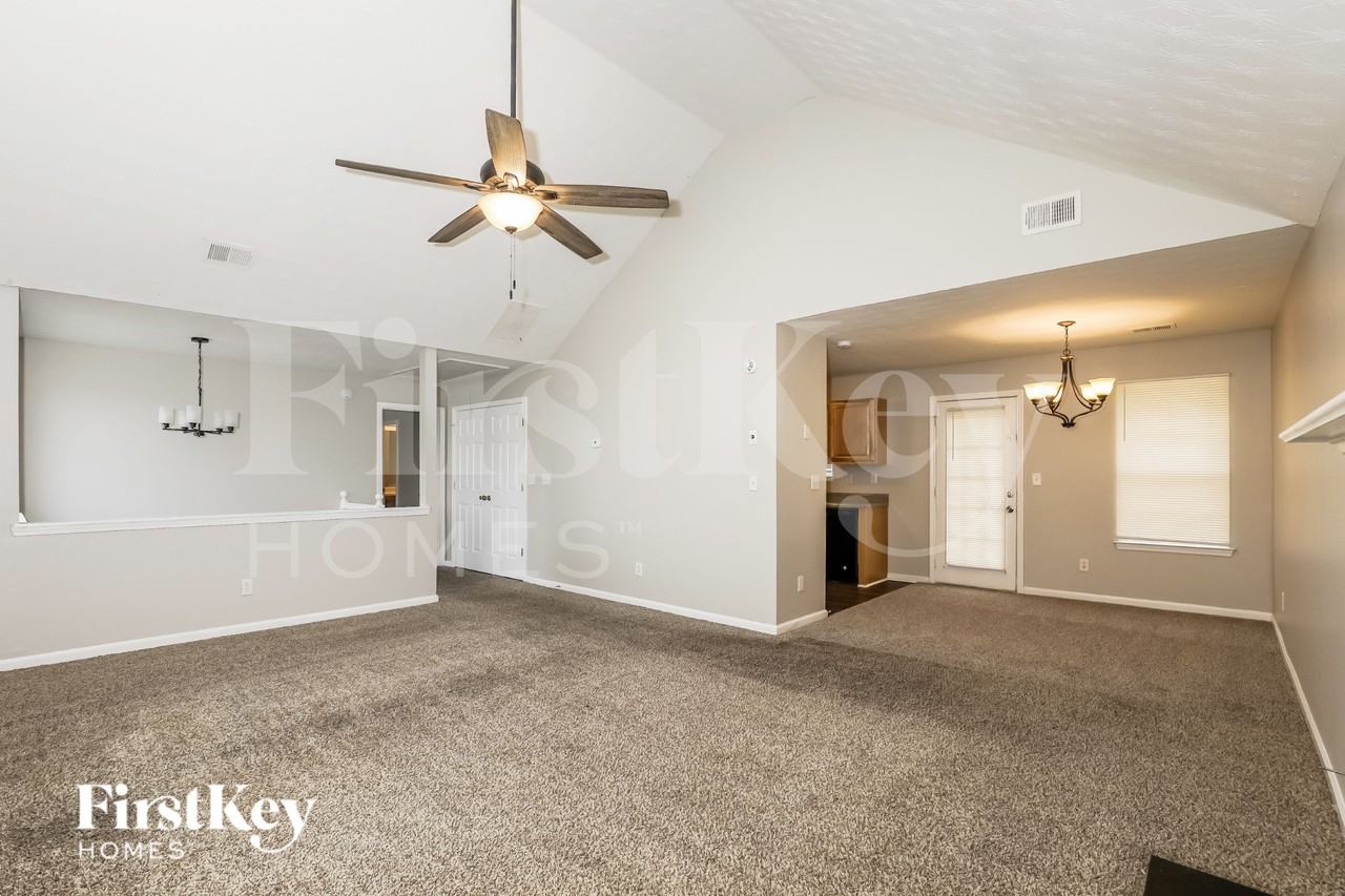 2631 S Hills - Photo 2 of 19