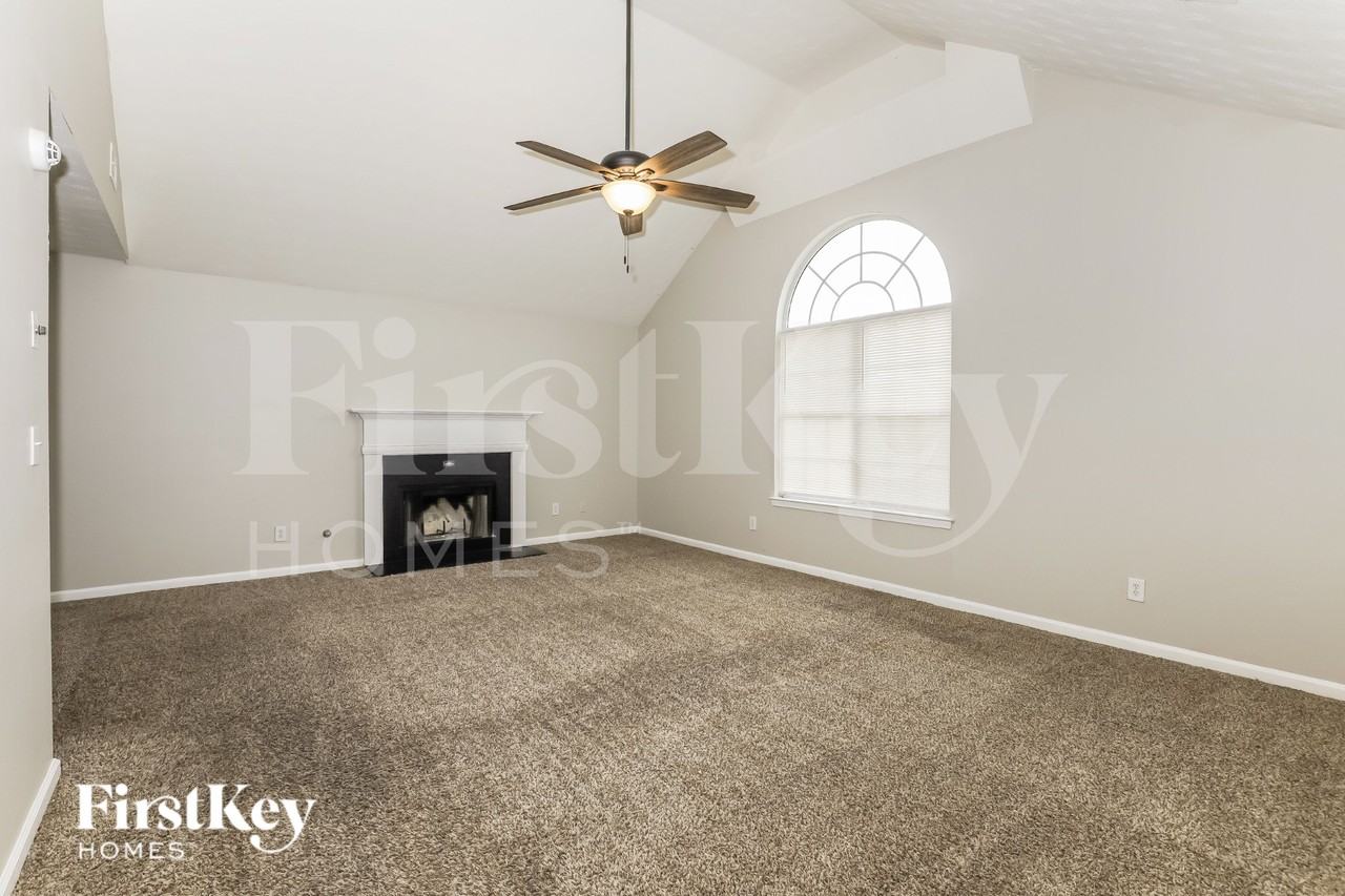 2631 S Hills - Photo 3 of 19