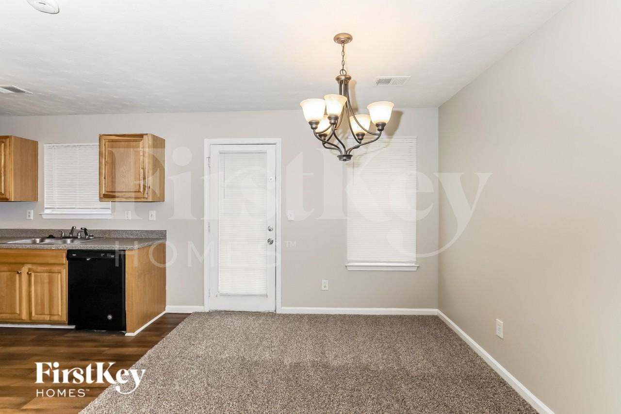 2631 S Hills - Photo 5 of 19