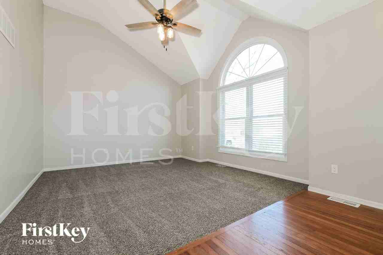 1409 Ne 101st Ter - Photo 2 of 19