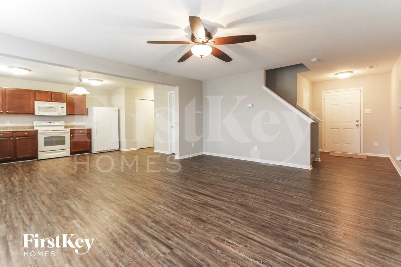 8715 Hosta Way - Photo 3 of 15