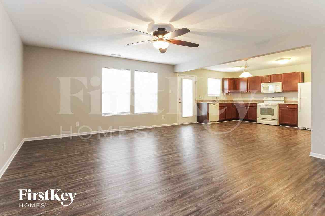 8715 Hosta Way - Photo 4 of 15