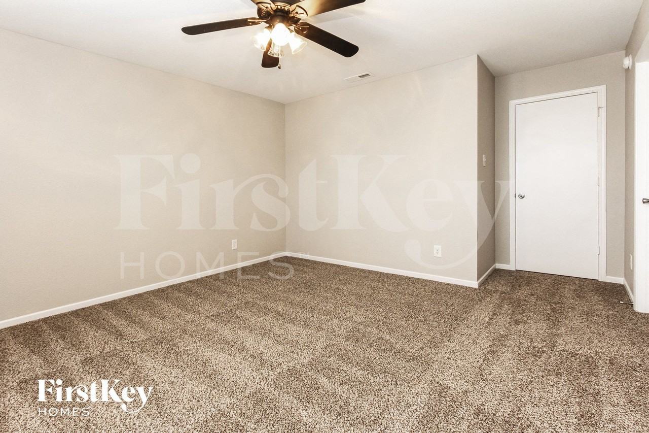 8715 Hosta Way - Photo 7 of 15