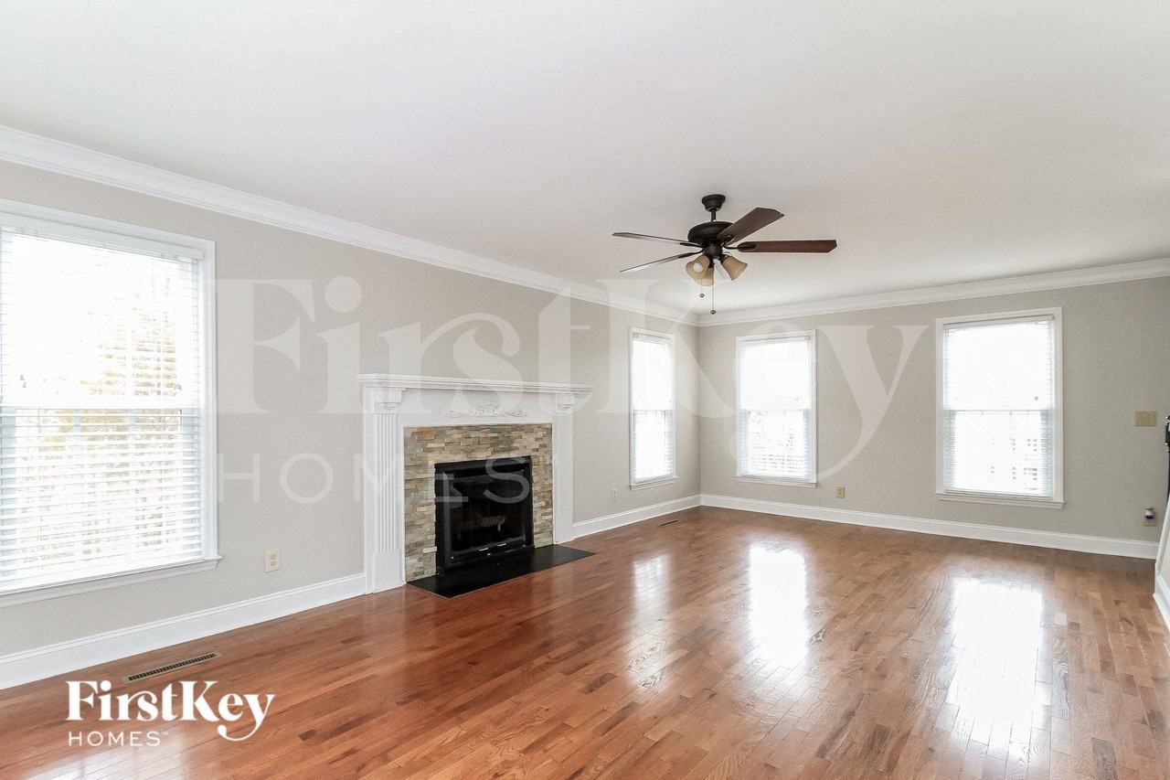 2005 Middleham Dr - Photo 4 of 15