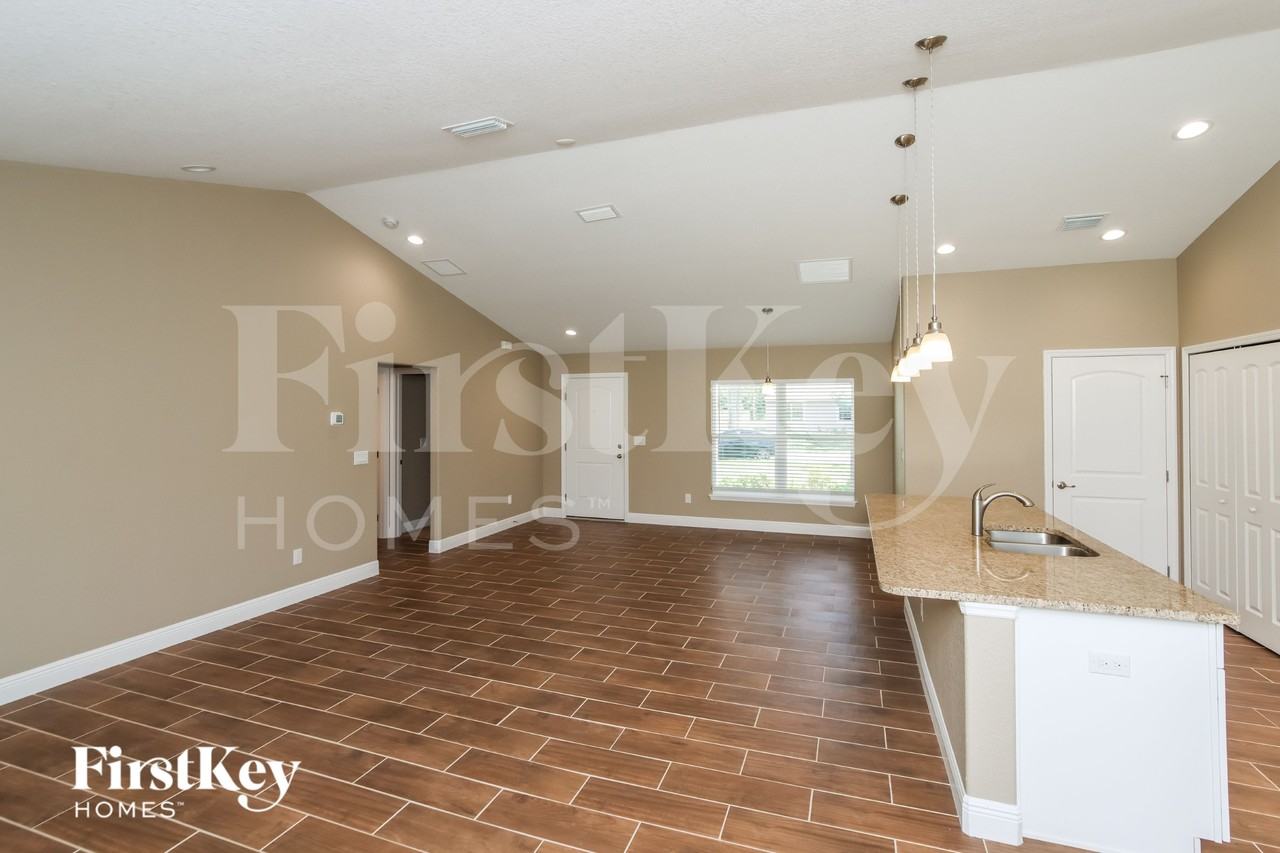 770 Grandeur St Se - Photo 4 of 15