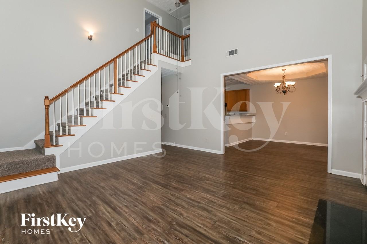 637 Old Ivy Chase - Photo 4 of 19