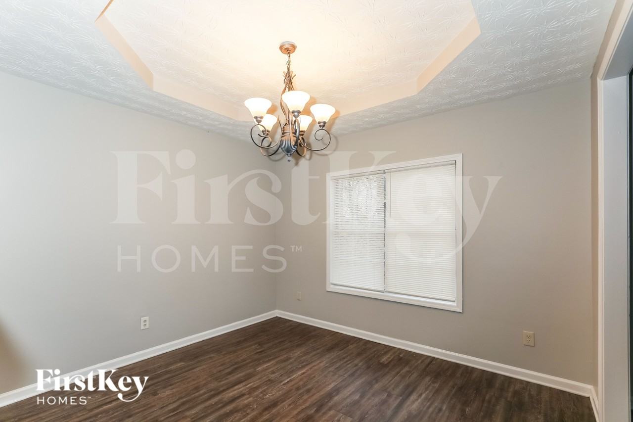 637 Old Ivy Chase - Photo 5 of 19