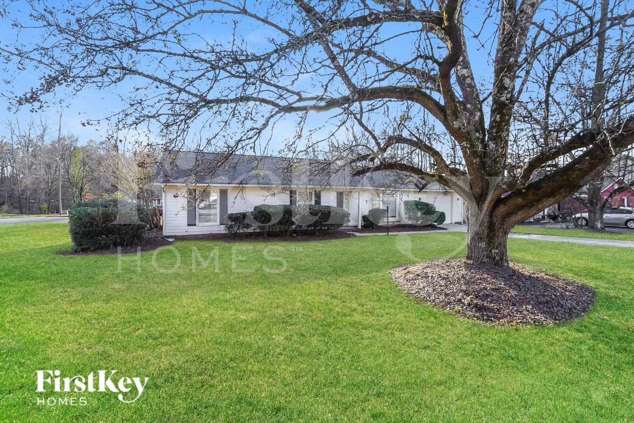 5800 Old Meadow Rd - Photo 2 of 19